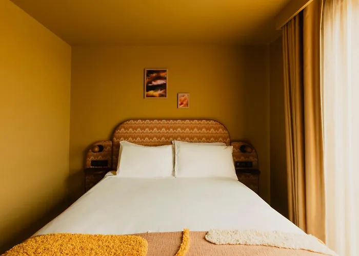 Le Jardin De Verre By Locke Parigi